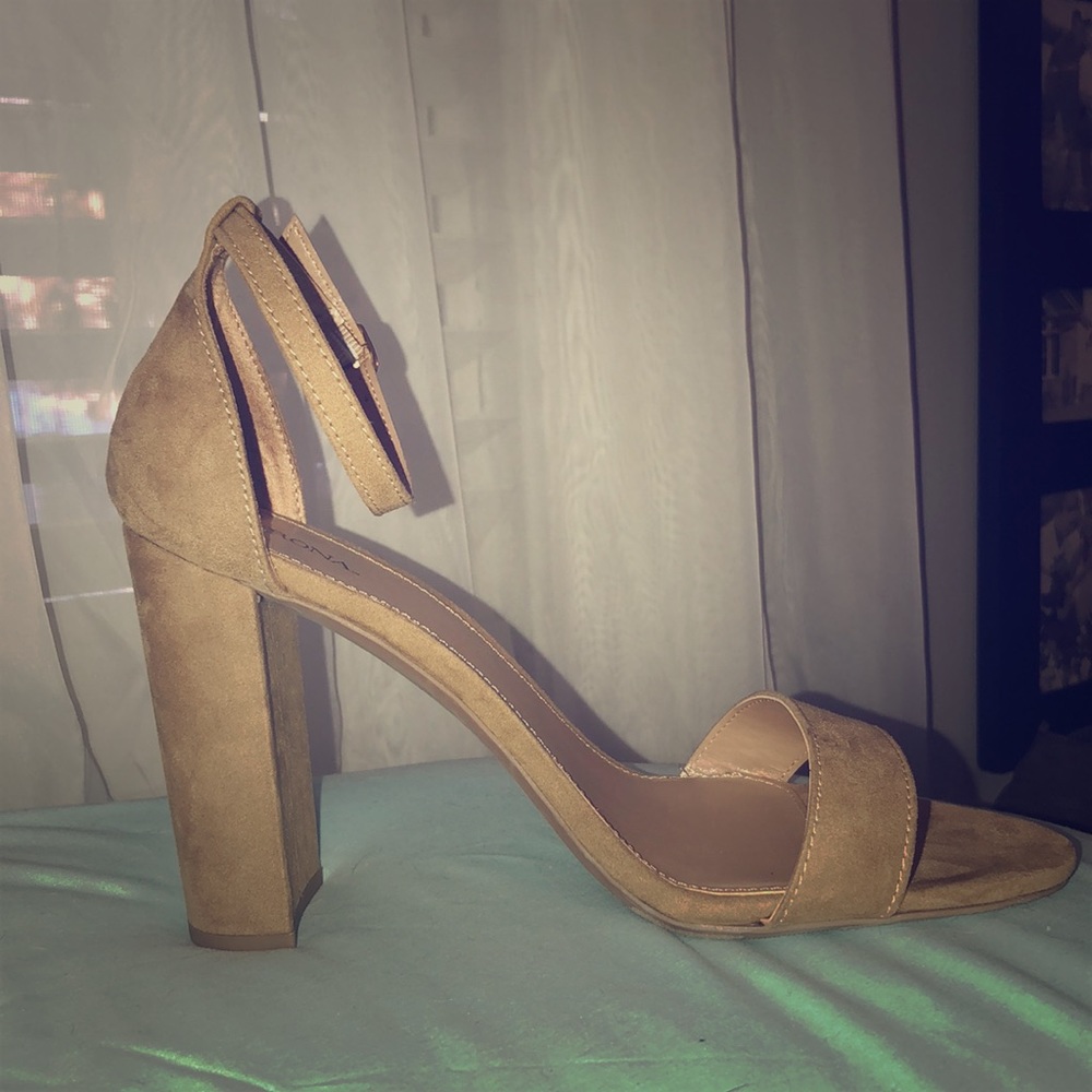 Merona Lulu high block heel sandal pump  - Taupe